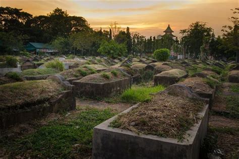 夢到去墓園|夢見墓地